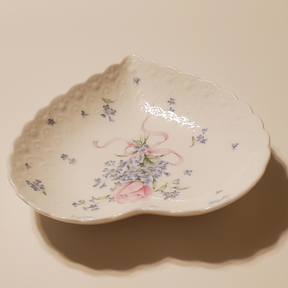 Mikasa Always & Forever Heart Dish - Picture 5 of 11